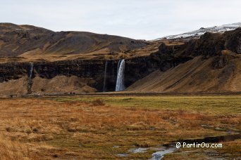 Waterfall Seljalandsfoss - Iceland