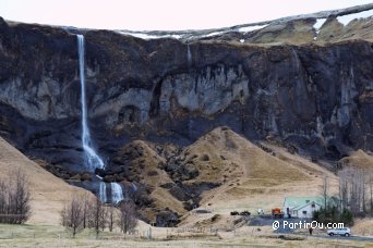 Waterfall Foss  Su - Iceland
