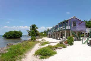 Accommodation on pile in Caye Caulker - Belize