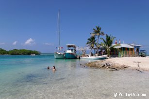 Bar at "Lazy Lizard" on Caye Caulker - Belize