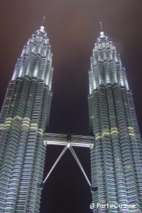  Petronas Twin Towers - Malaysia